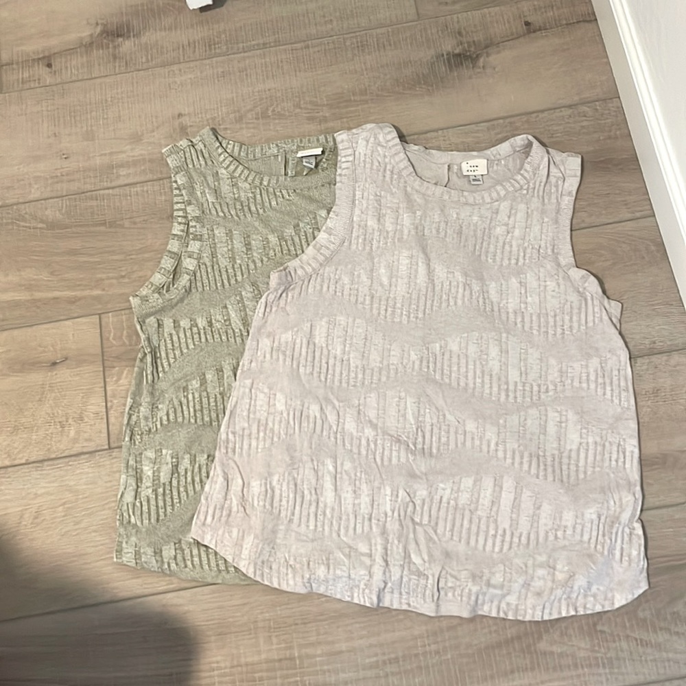 Sleeveless lightweight tops (2)